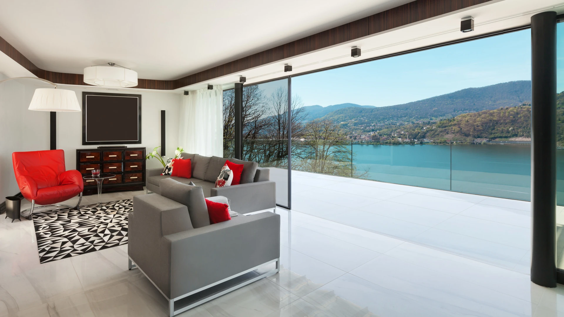 Serramento in alluminio rasomuro integrato nella parete