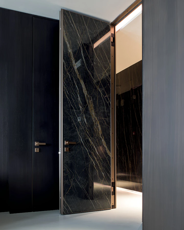 Ingressi Project moderna installata in abitazione